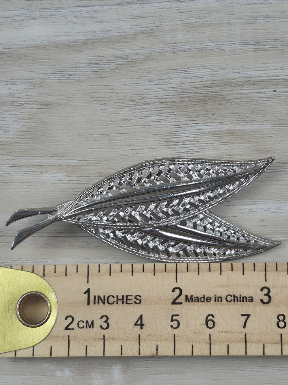 ​Vintage J.J. Signed Silver Tone Openwork Chevron Leaf Brooch Pin Jonette Jewelr - Picture 4 of 4